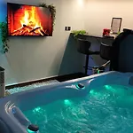 Appartamento Spaya Jacuzzi Centrum - With Cinema & Private Parking