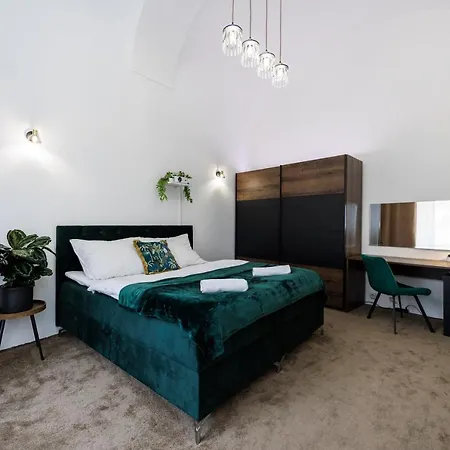 Apartmán Spaya Jacuzzi Centrum - With Cinema & Private Parking *