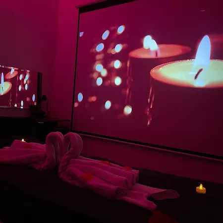 Spaya Jacuzzi Centrum - With Cinema & Private Parking Apartment *