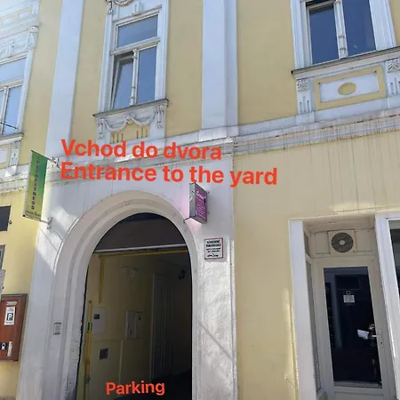 Spaya Jacuzzi Centrum - With Cinema & Private Parking