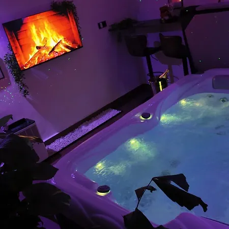 Spaya Jacuzzi Centrum - With Cinema & Private Parking * Kosice