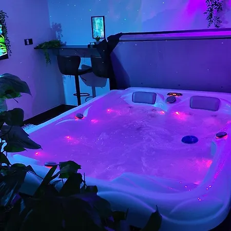Apartmán Spaya Jacuzzi Centrum - With Cinema & Private Parking