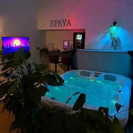 Apartmán Spaya Jacuzzi Centrum - With Cinema & Private Parking *