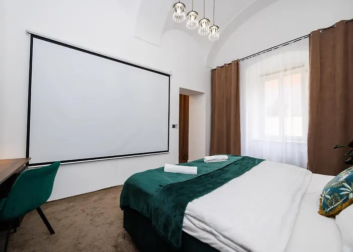 Spaya Jacuzzi Centrum - With Cinema & Private Parking Košice