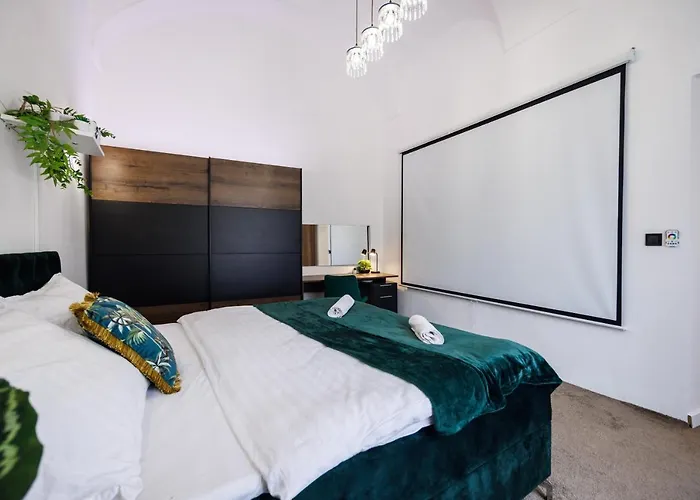 Appartamento Spaya Jacuzzi Centrum - With Cinema & Private Parking