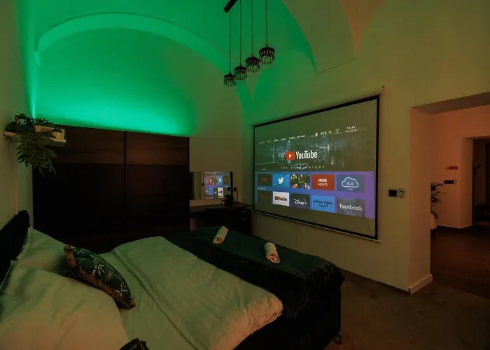 Apartmán Spaya Jacuzzi Centrum - With Cinema & Private Parking Košice