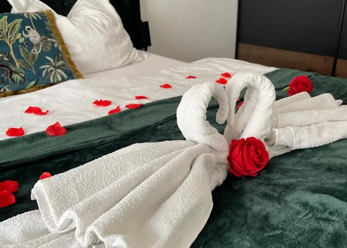 Spaya Jacuzzi Centrum - With Cinema & Private Parking Apartmán Košice