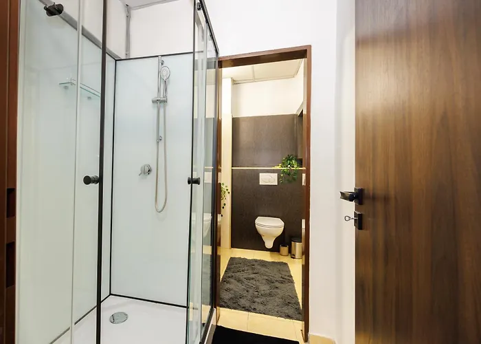 Spaya Jacuzzi Centrum - With Cinema & Private Parking * Košice