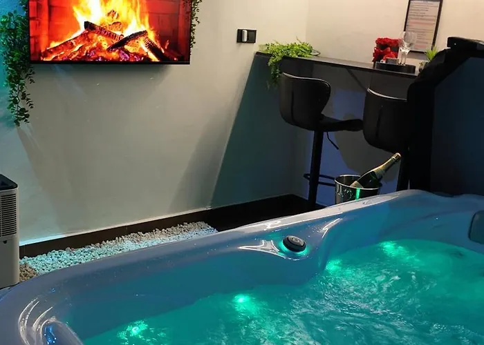 Apartmán Spaya Jacuzzi Centrum - With Cinema & Private Parking