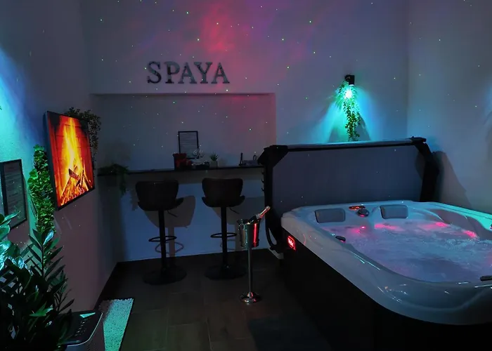 Spaya Jacuzzi Centrum - With Cinema & Private Parking *