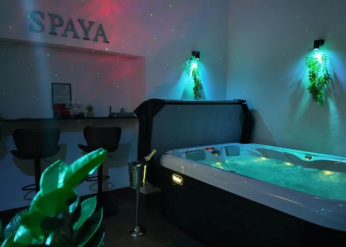 Spaya Jacuzzi Centrum - With Cinema & Private Parking Košice