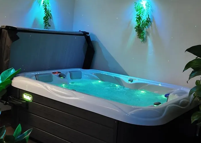 Spaya Jacuzzi Centrum - With Cinema & Private Parking Appartamento